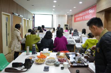 一场学习气氛浓厚的千赢国际双排键电子琴教材研修会——记温州文海琴行举办的千赢国际双排键电子琴研修会