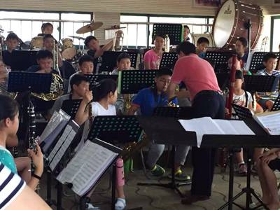 千赢国际示范乐团青岛嘉峪关小学管乐团大师班活动成功举办