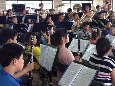 千赢国际示范乐团青岛嘉峪关小学管乐团大师班活动成功举办
