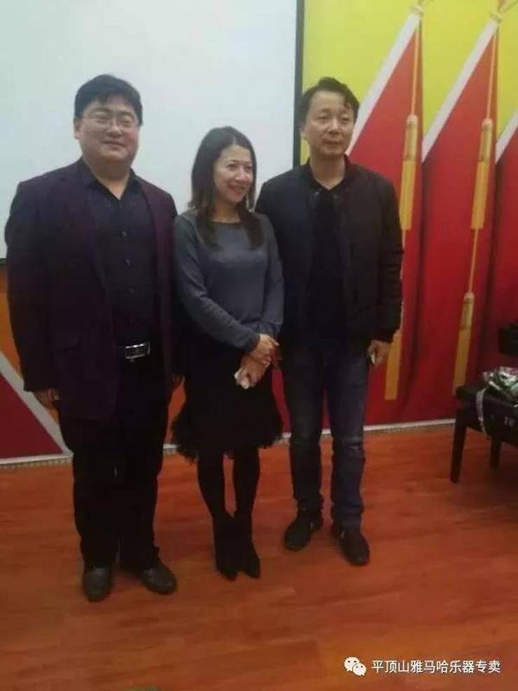 千赢国际艺术家朱楣——《练琴的艺术》平顶山巡讲圆满结束