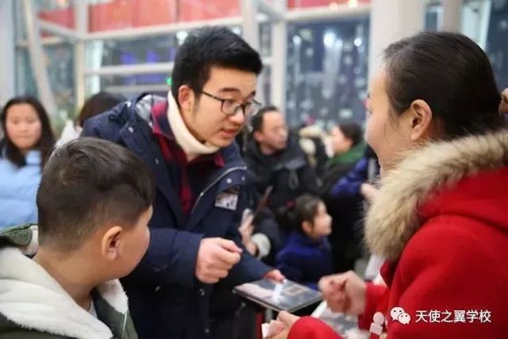 【报道】宿州市首届国际钢琴大师音乐会暨千赢国际艺术家宋思衡多媒体音乐会圆满成功。诤悠担