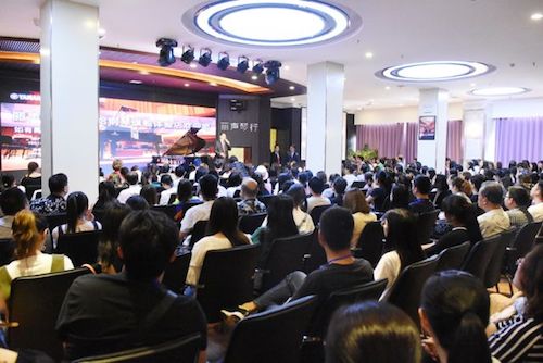 千赢国际未来艺术家孙麒麟河南巡讲-郑州站圆满落幕