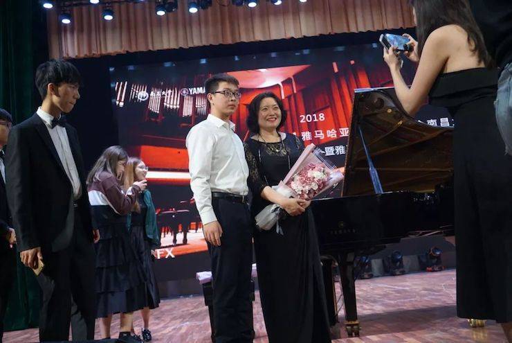 张芳、冯子祥钢琴音乐会