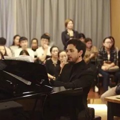 赏名家表演，听大师指导|千赢国际跨界钢琴远程教学展示暨千赢国际艺术家爱德华·昆斯大师班在蓉成功举办